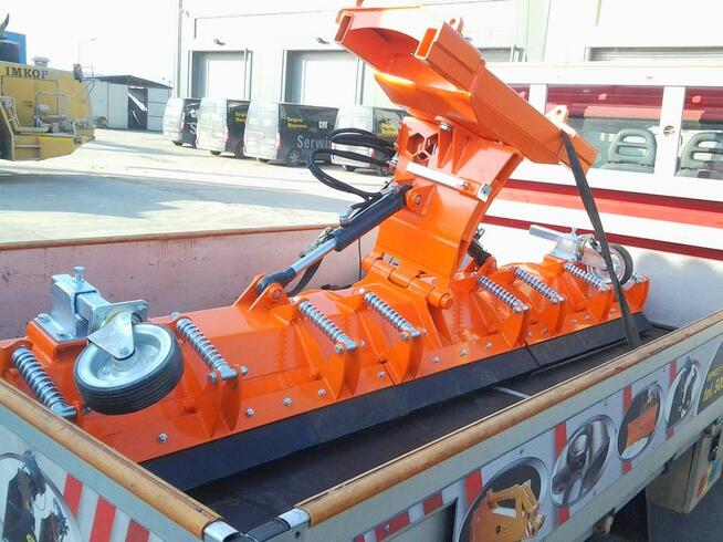 PRODUCENT - PŁUGI DO ŚNIEGU -maszyny bud. ciągniki, auta c.