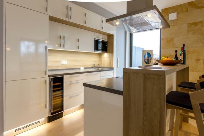 Płyty z kamienia naturalnego do salonu kuchni pokoju