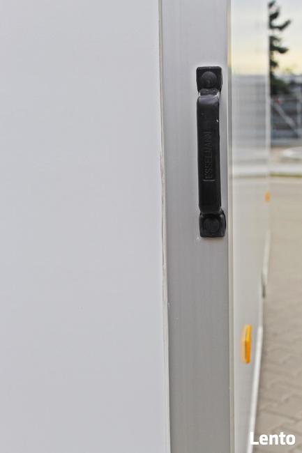 przyczepa gastronomiczna food truck handlowa mobilny caterin