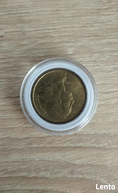 Niespotykany odwrócony awers w kapslu 20 centymów Francja