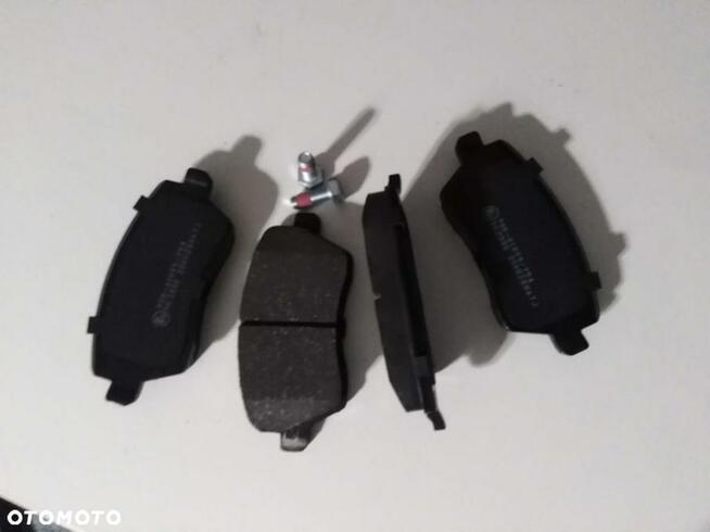 KLOCKI HAMULCOWE PRZOD NISSAN MICRA K12 RENAULT CLIO III