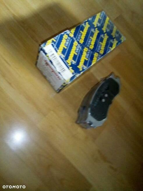 KLOCKI HAMULCOWE Przod NISSAN PRIMERA P10 2.0 D