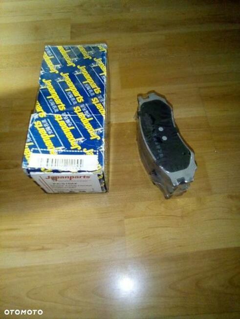 KLOCKI HAMULCOWE Przod NISSAN PRIMERA P10 2.0 D