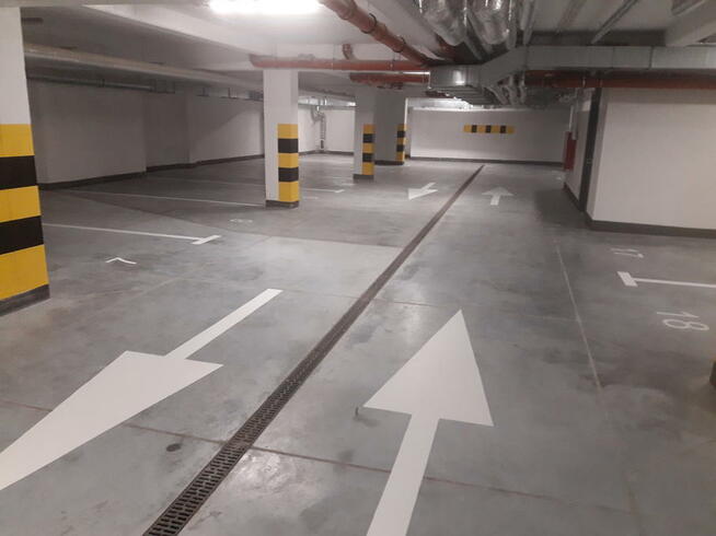 Oznakowanie poziome, malowanie linii, pasów, garaży.