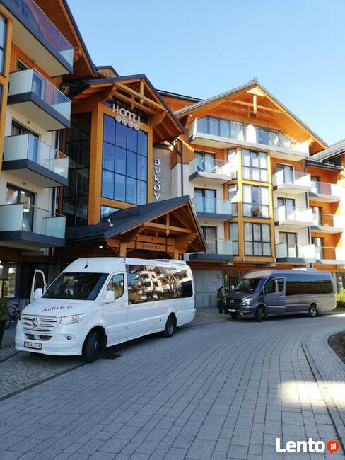 Przewóz osób wynajem busa z kierowcą transport