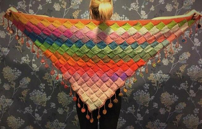 Wełniana, duża chusta: Luna z mackami - na zamówienie