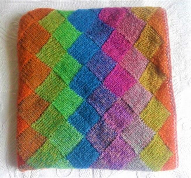 Wełniana, duża chusta: Luna z mackami - na zamówienie