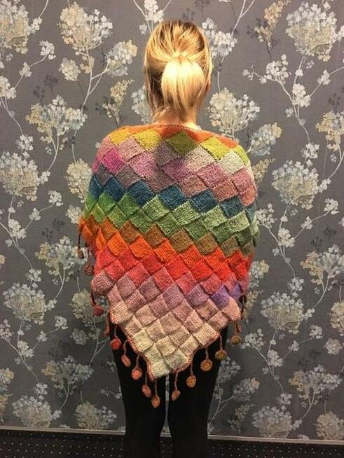 Wełniana, duża chusta: Luna z mackami - na zamówienie