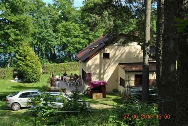 dom nad jeziorem