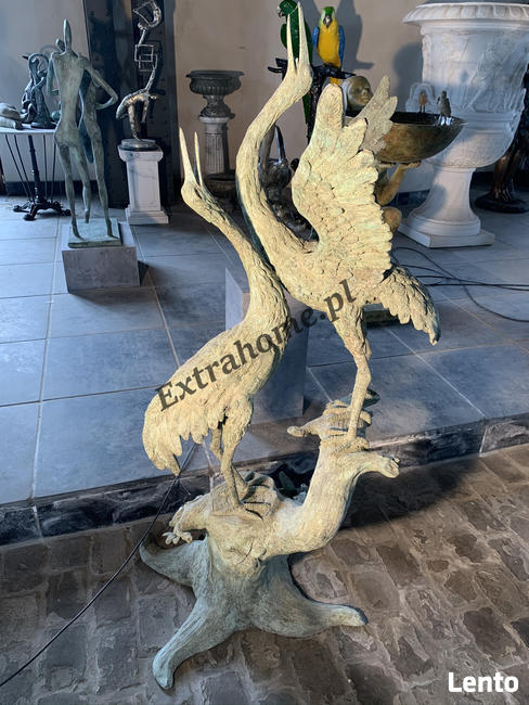 Fontanna z brązu Chłopiec z rybą