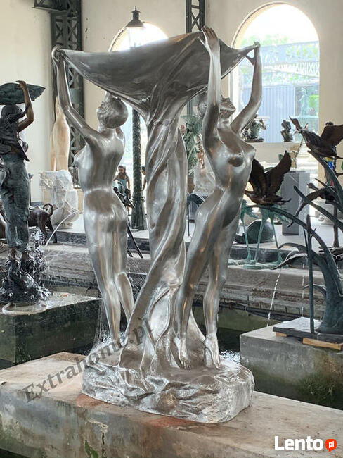 Fontanna z brązu Chłopiec z rybą