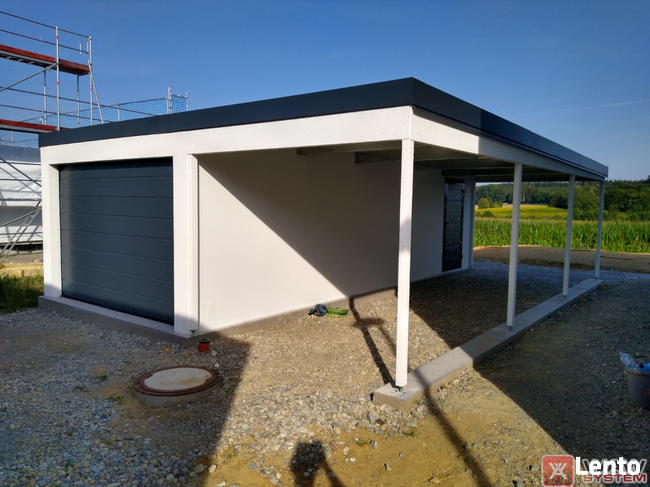 Garaż z wiatą tynkowany