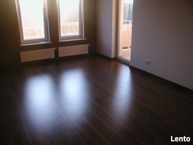 Układanie podłóg drewnianych, parkietów, paneli laminowanych