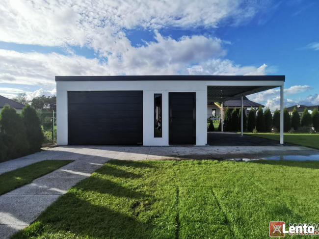 Garaż z wiatą tynkowany