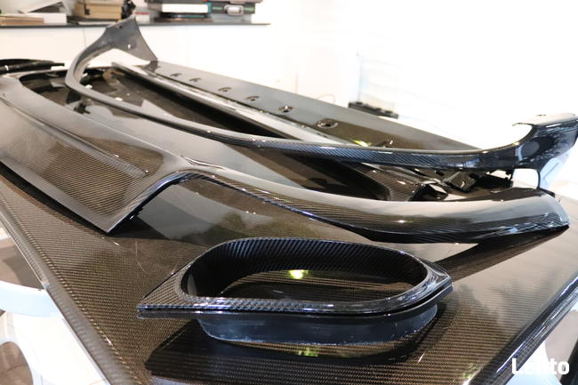 Elementy z carbonu Produkcja i naprawa włókna węglowego