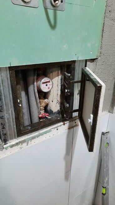 Klapa rewizyjna pod wannę