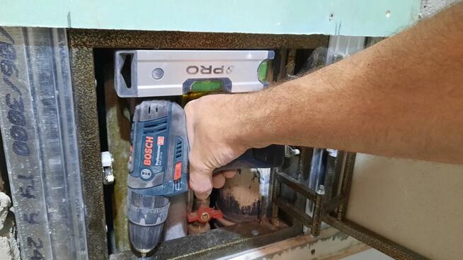 Klapa rewizyjna pod wannę