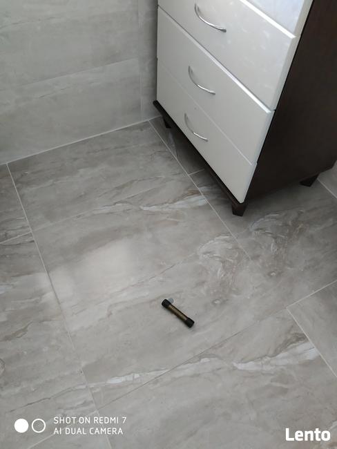 Właz podłogowy do piwnicy