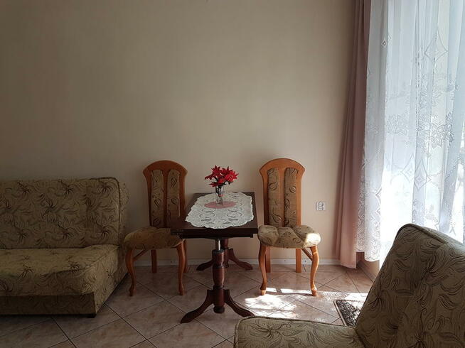 pokoje z łazienkami i aneksem kuchennym 800m.plaża