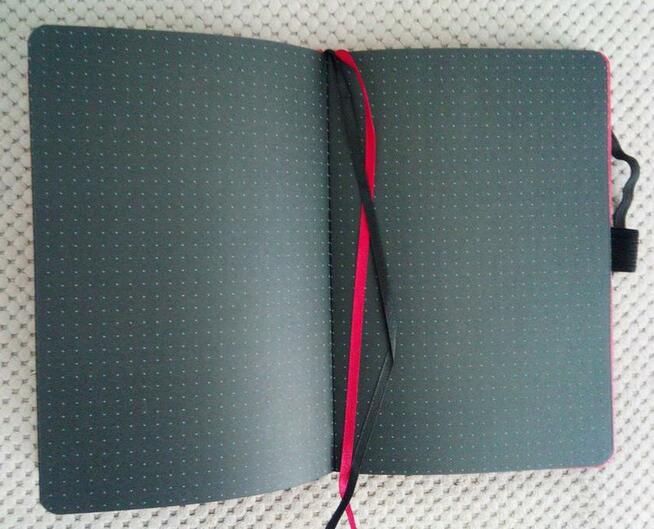 Ekskluzywny Bullet journal organizer czarne kartki gumka