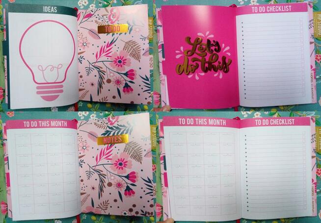 Różowy kwiatowy planer organizer wieczny terminarz