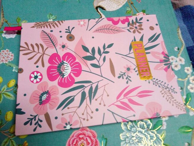 Różowy kwiatowy planer organizer wieczny terminarz