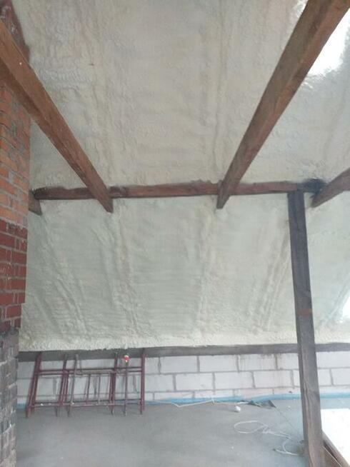 Ocieplanie pianką PUR - TOMCZAK Izolacje Natryskowe