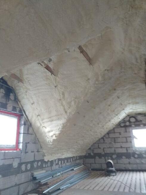 Ocieplanie pianką PUR - TOMCZAK Izolacje Natryskowe