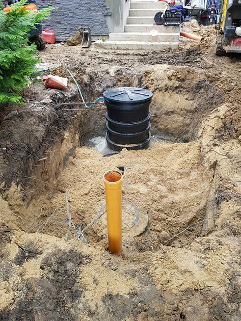 Koparka łańcuchowa, system nawadniania, podcinarka darni.