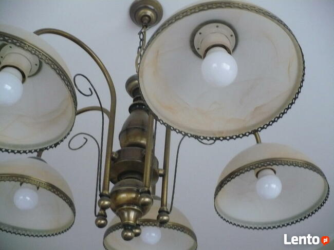 Piękny żyrandol do pokoju