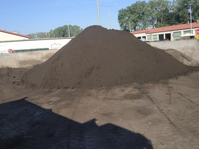 Żwir piach ziemia gruz