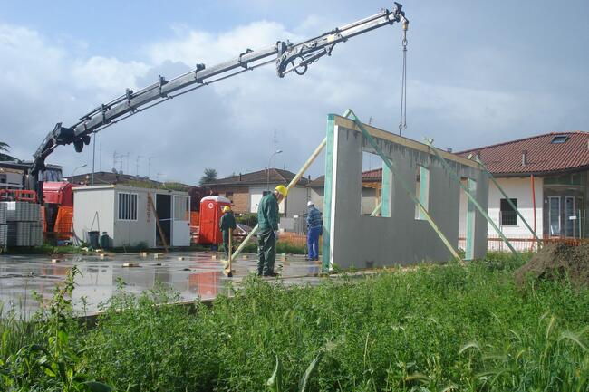 Stół motylkowy do prefabrykacji domów, linia produkcyjna.