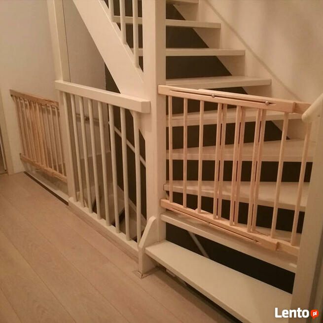 Nowa bramka, barierka zabezpieczająca na drzwi, schody