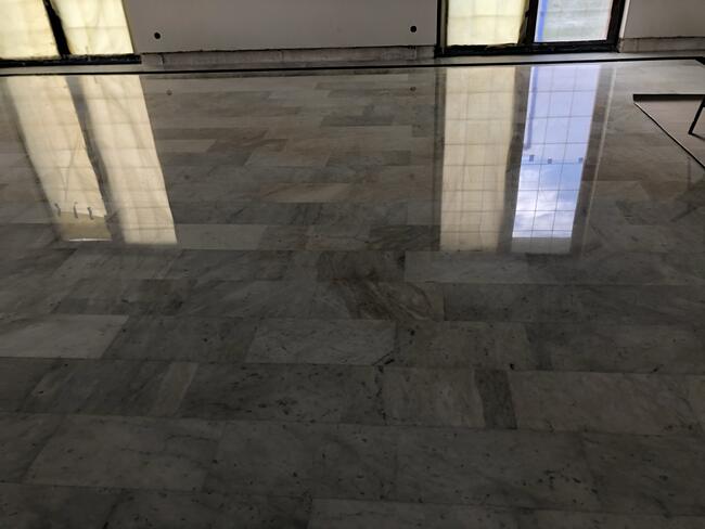 Renowacja posadzek kamiennych, polerowanie posadzek, marmur