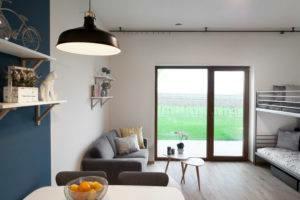 Praca przy zbiorze pieczarek