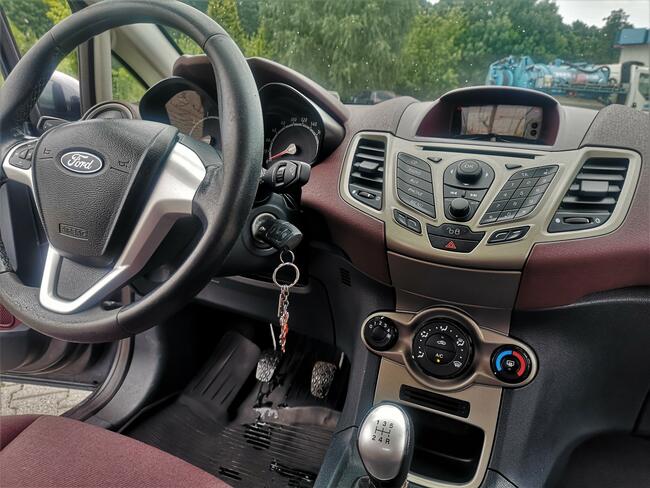 Sprzedam Forda Fiesta benzyna klimatyzacja bezpośrednio