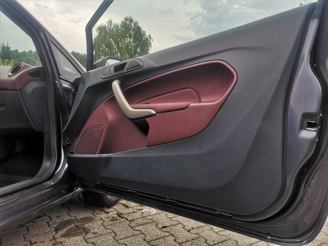 Sprzedam Forda Fiesta benzyna klimatyzacja bezpośrednio