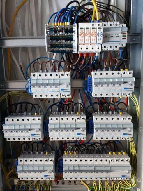 Firma GM Usługi Elektryczne. Elektryk Białystok