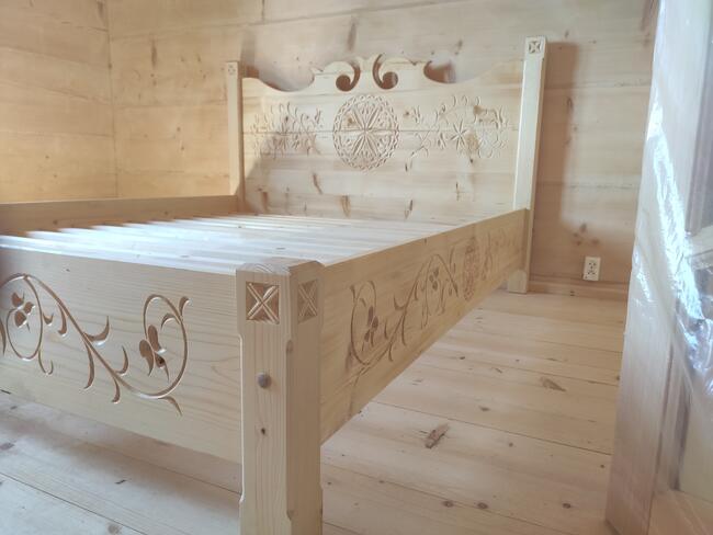 Łóżko drewniane rzebione świerkowe 160/200