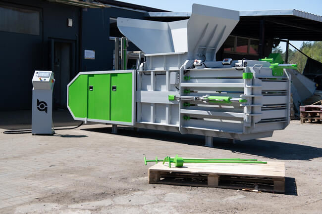 Belownica prasa pozioma kanałowa półautomatyczna HSAB400