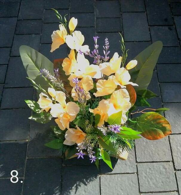 Wiązanki nagrobne na Wszystkich Świętych