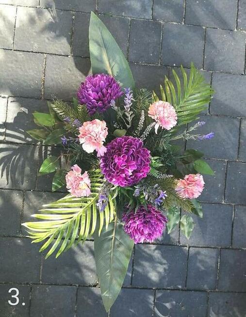 Wiązanki nagrobne na Wszystkich Świętych