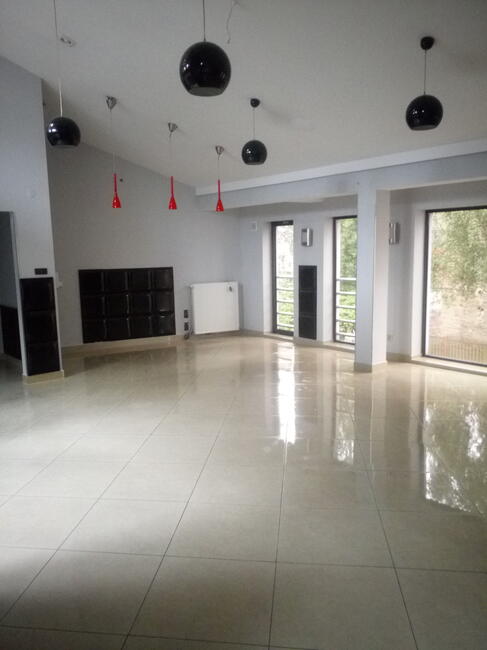 Sprzedam lokal użytkowy.