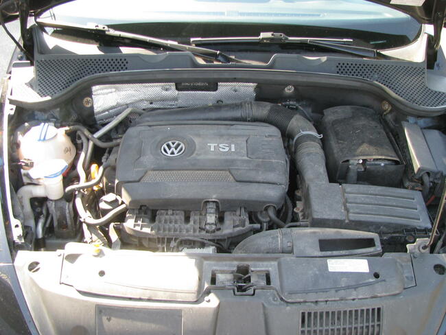 Sprzedam VOLKSWAGEN BEETLE 1.8 T 170 KM 2016 mały przebieg