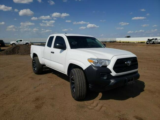 Toyota Tacoma 2017, 2.7L, po gradobiciu