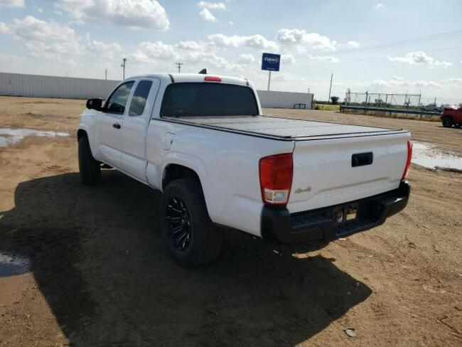 Toyota Tacoma 2017, 2.7L, po gradobiciu