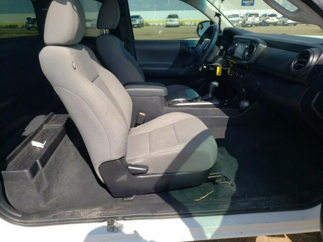 Toyota Tacoma 2017, 2.7L, po gradobiciu