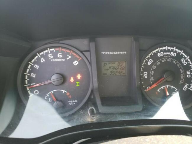 Toyota Tacoma 2017, 2.7L, po gradobiciu