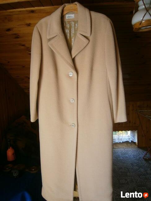 Piękny płaszcz damski ocieplany właśnie na tą porę !!!