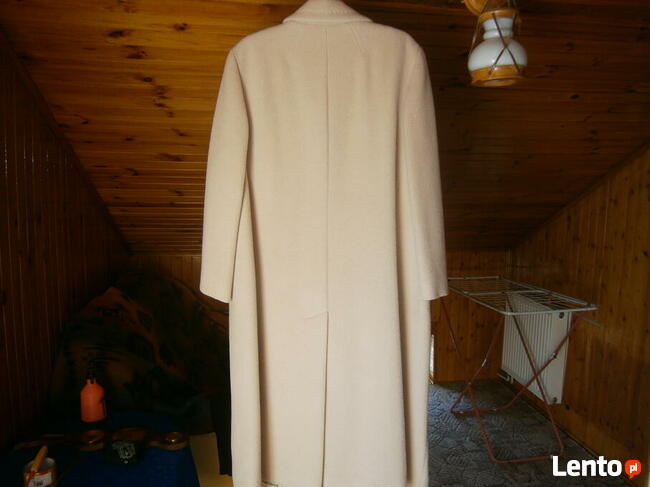Piękny płaszcz damski ocieplany właśnie na tą porę !!!